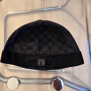 Authentic Louis Vuitton Petit Damier Graphite Beanie